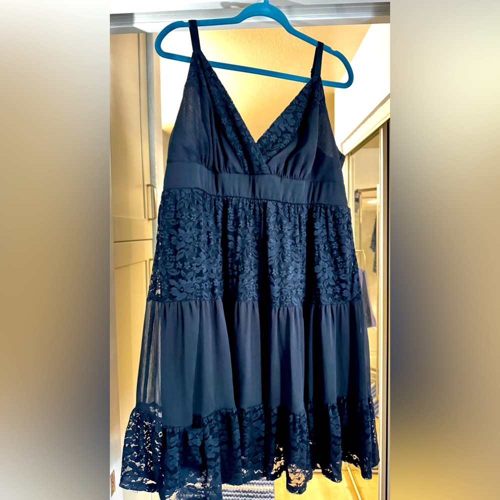 Torrid flows black dress size 2